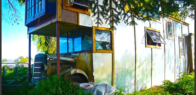 Couchsurfing to travel the world